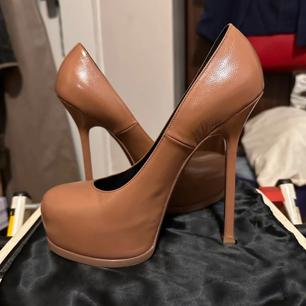 YSL Yves Saint Laurent Nude Tribute Platform Leather Pumps - Picture 7 of 13